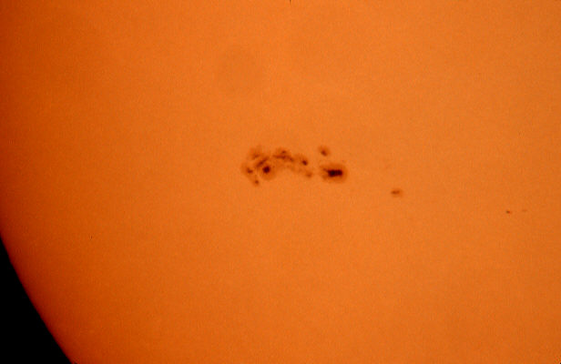 Sunspots(400).jpg (29753 bytes)